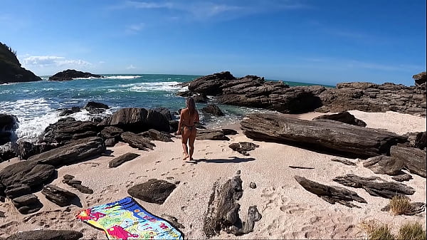 This hot blonde can not see a beach that wants to make love!