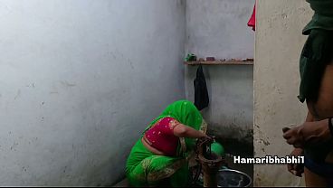 Desi Village Stepmom In Saree Hard Fucked Full Video Hindi Audio.