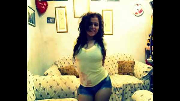 Catracha girl dancing sexy
